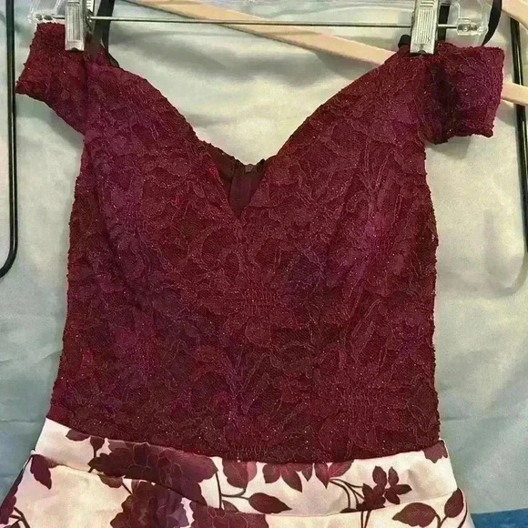 Red and White Floral Formal Knee Length Dress - Picture 6 of 10